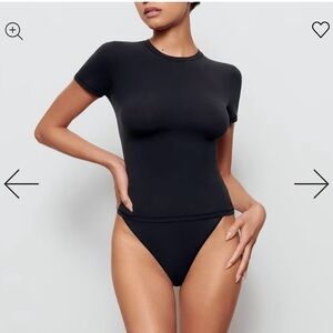 SKIMS Fits Everybody Tshirt